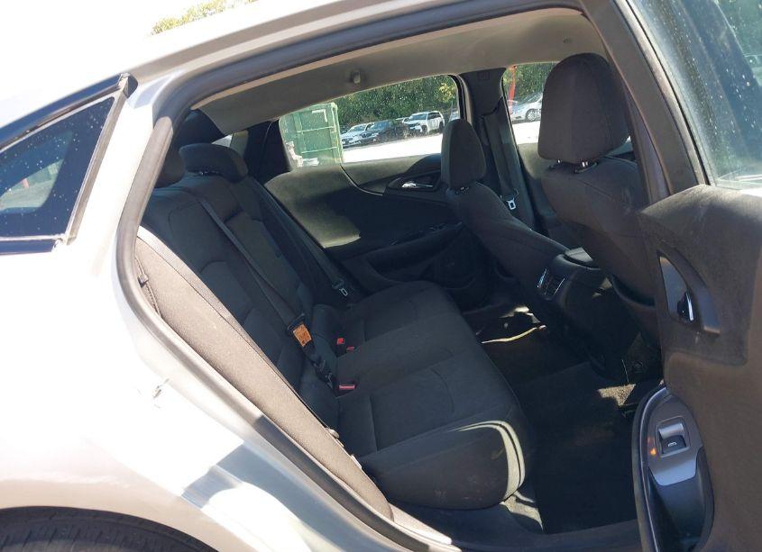 Photo 8 of 2018 Chevrolet Malibu LT (VIN 1G1ZD5ST0JF269610)