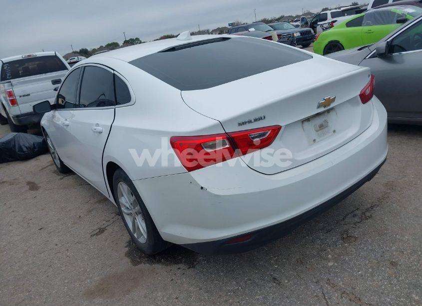 Photo 3 of 2018 Chevrolet Malibu LT (VIN 1G1ZD5ST0JF274581)