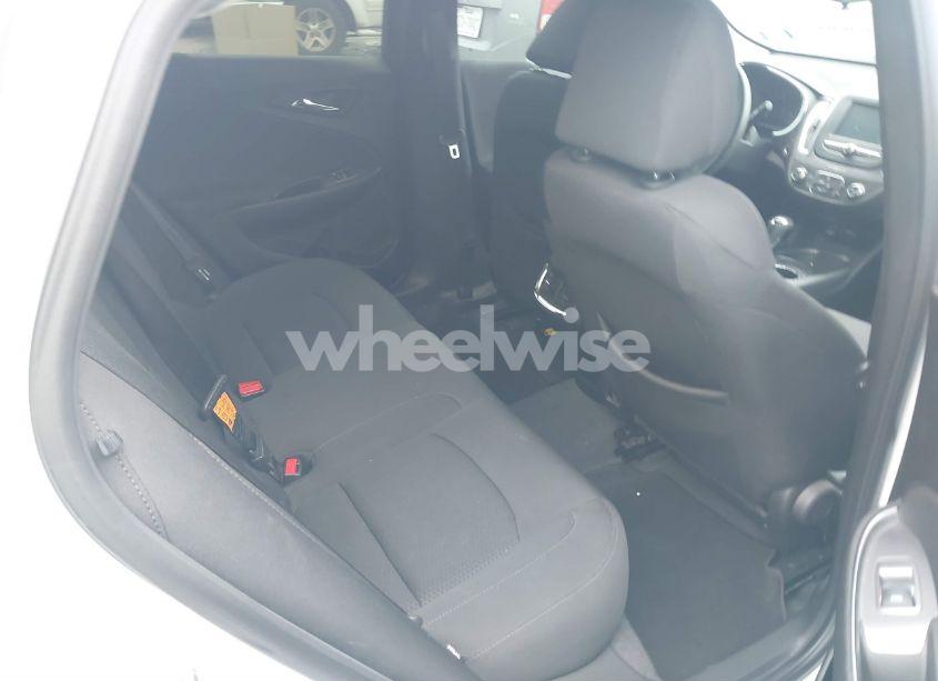 Photo 8 of 2018 Chevrolet Malibu LT (VIN 1G1ZD5ST0JF274581)