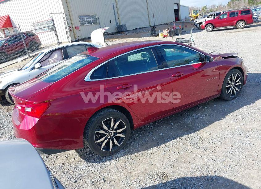 Photo 4 of 2018 Chevrolet Malibu LT (VIN 1G1ZD5ST0JF279120)