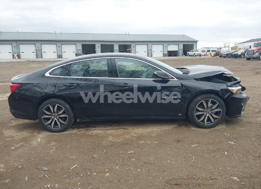 Photo 13 of 2018 Chevrolet Malibu LT (VIN 1G1ZD5ST0JF279201)