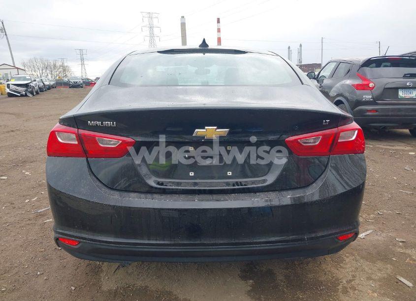 Photo 16 of 2018 Chevrolet Malibu LT (VIN 1G1ZD5ST0JF279201)