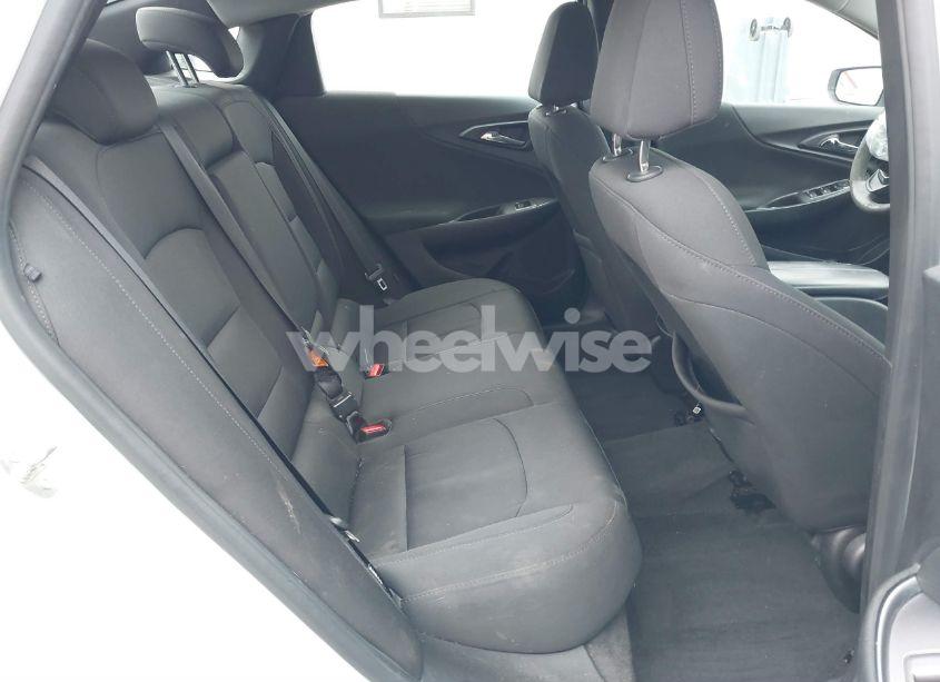 Photo 8 of 2018 Chevrolet Malibu LT (VIN 1G1ZD5ST0JF279697)