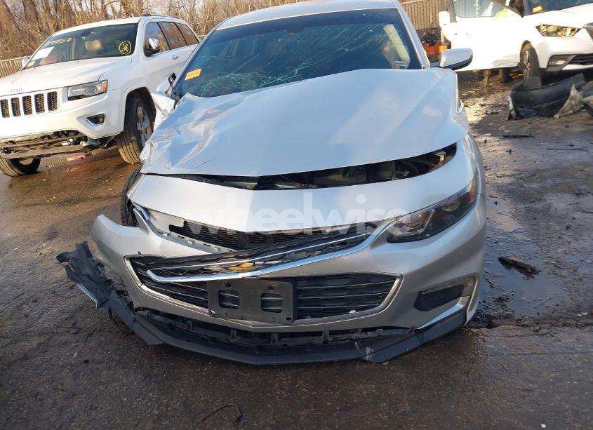 Photo 13 of 2018 Chevrolet Malibu LT (VIN 1G1ZD5ST0JF280137)