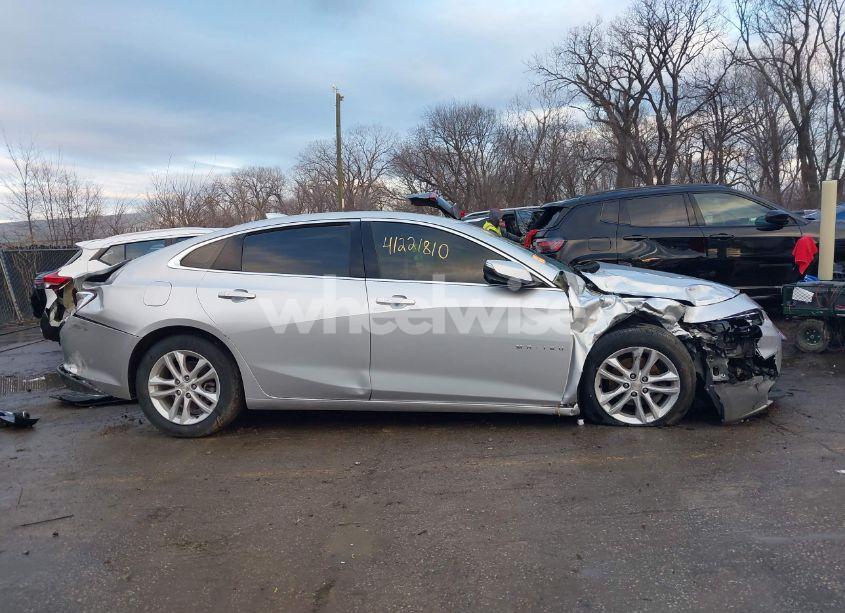 Photo 14 of 2018 Chevrolet Malibu LT (VIN 1G1ZD5ST0JF280137)