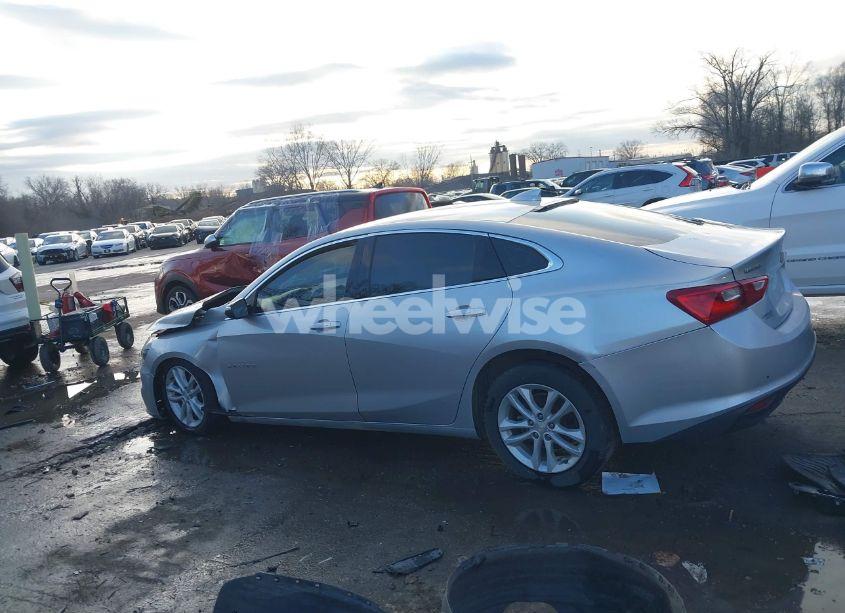 Photo 15 of 2018 Chevrolet Malibu LT (VIN 1G1ZD5ST0JF280137)