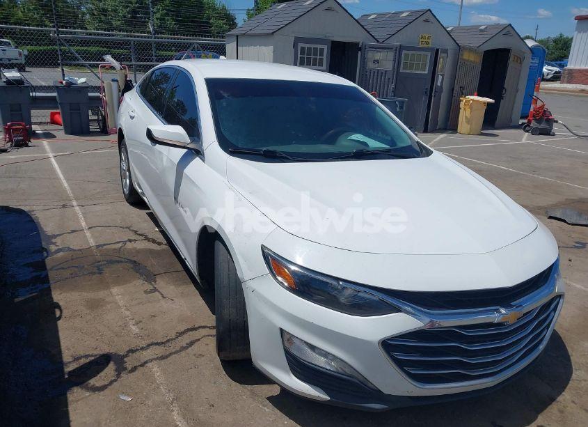 2019 Chevrolet Malibu LT (VIN 1G1ZD5ST0KF104979) main photo