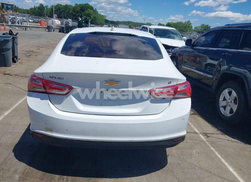 Photo 16 of 2019 Chevrolet Malibu LT (VIN 1G1ZD5ST0KF104979)