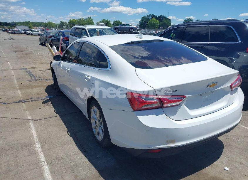 Photo 3 of 2019 Chevrolet Malibu LT (VIN 1G1ZD5ST0KF104979)