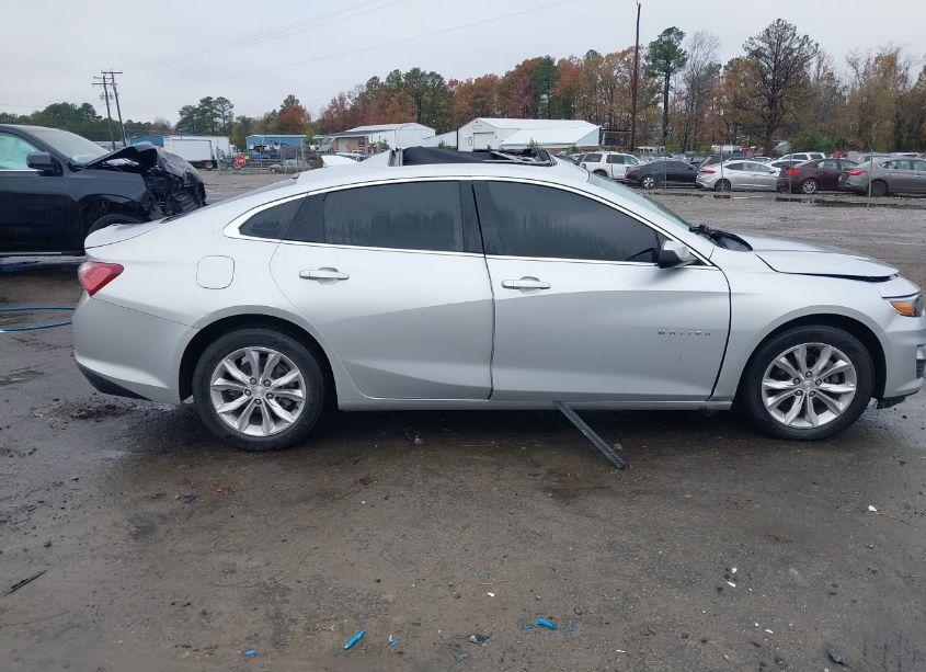 Photo 12 of 2019 Chevrolet Malibu LT (VIN 1G1ZD5ST0KF111639)