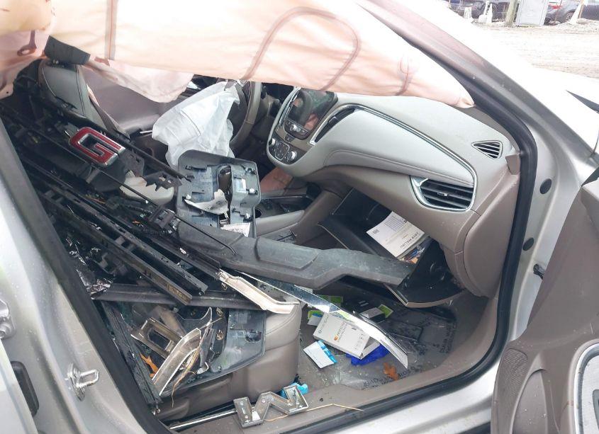 Photo 5 of 2019 Chevrolet Malibu LT (VIN 1G1ZD5ST0KF111639)