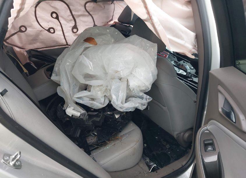 Photo 8 of 2019 Chevrolet Malibu LT (VIN 1G1ZD5ST0KF111639)