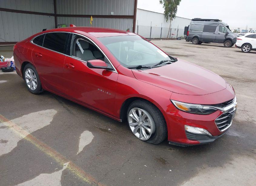 2019 Chevrolet Malibu LT (VIN 1G1ZD5ST0KF116744) main photo