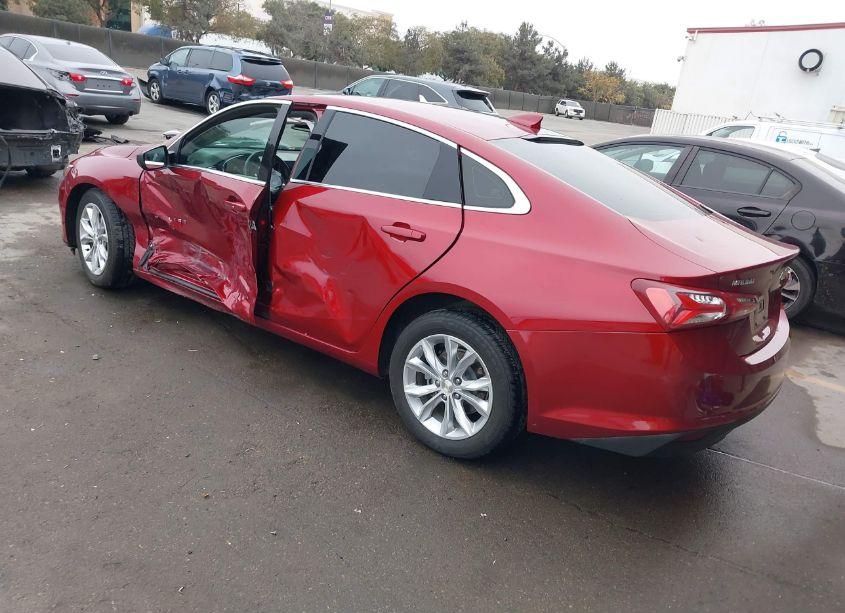 Photo 3 of 2019 Chevrolet Malibu LT (VIN 1G1ZD5ST0KF116744)