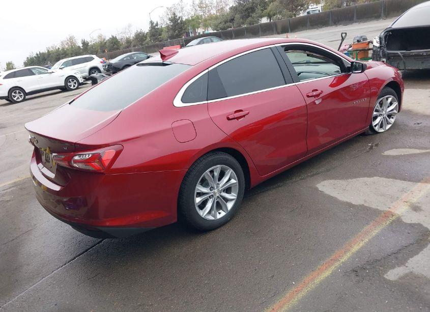Photo 4 of 2019 Chevrolet Malibu LT (VIN 1G1ZD5ST0KF116744)