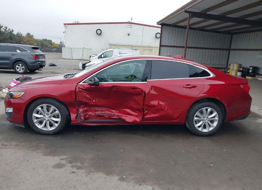 Photo 6 of 2019 Chevrolet Malibu LT (VIN 1G1ZD5ST0KF116744)
