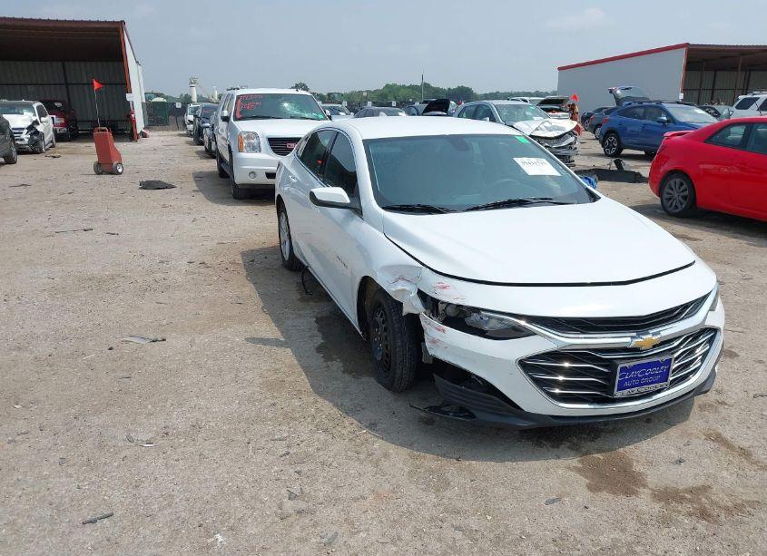 2019 Chevrolet Malibu LT (VIN 1G1ZD5ST0KF126061) main photo
