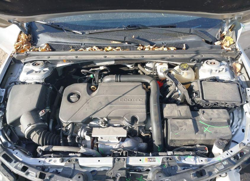 Photo 10 of 2019 Chevrolet Malibu LT (VIN 1G1ZD5ST0KF138677)