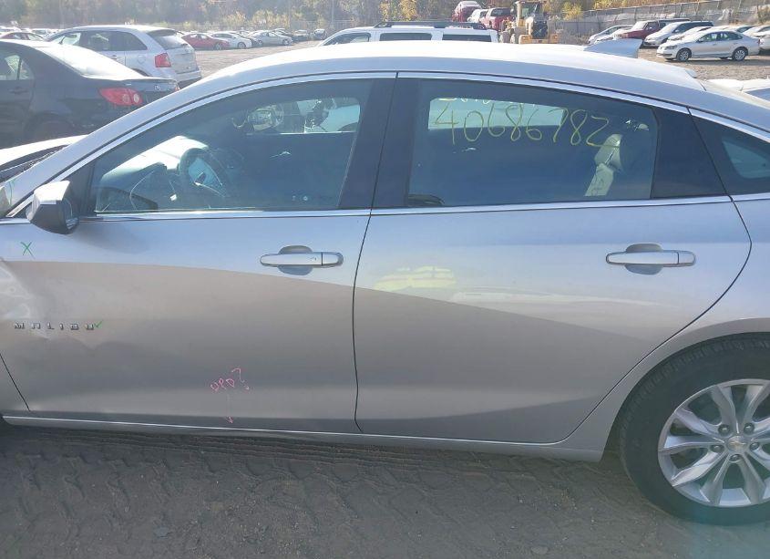 Photo 14 of 2019 Chevrolet Malibu LT (VIN 1G1ZD5ST0KF138677)