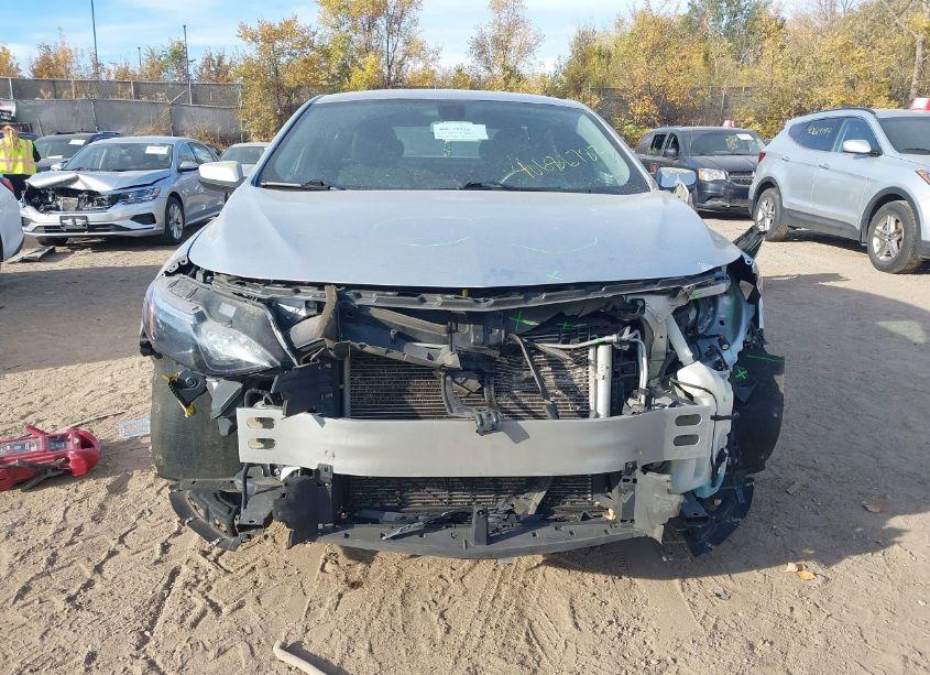 Photo 6 of 2019 Chevrolet Malibu LT (VIN 1G1ZD5ST0KF138677)