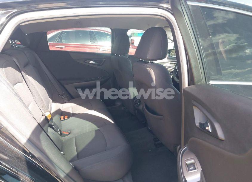 Photo 8 of 2019 Chevrolet Malibu LT (VIN 1G1ZD5ST0KF139084)