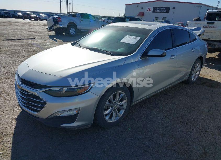 Photo 2 of 2019 Chevrolet Malibu LT (VIN 1G1ZD5ST0KF173011)