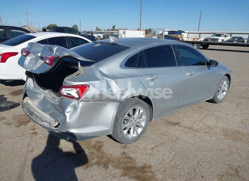 Photo 4 of 2019 Chevrolet Malibu LT (VIN 1G1ZD5ST0KF173011)