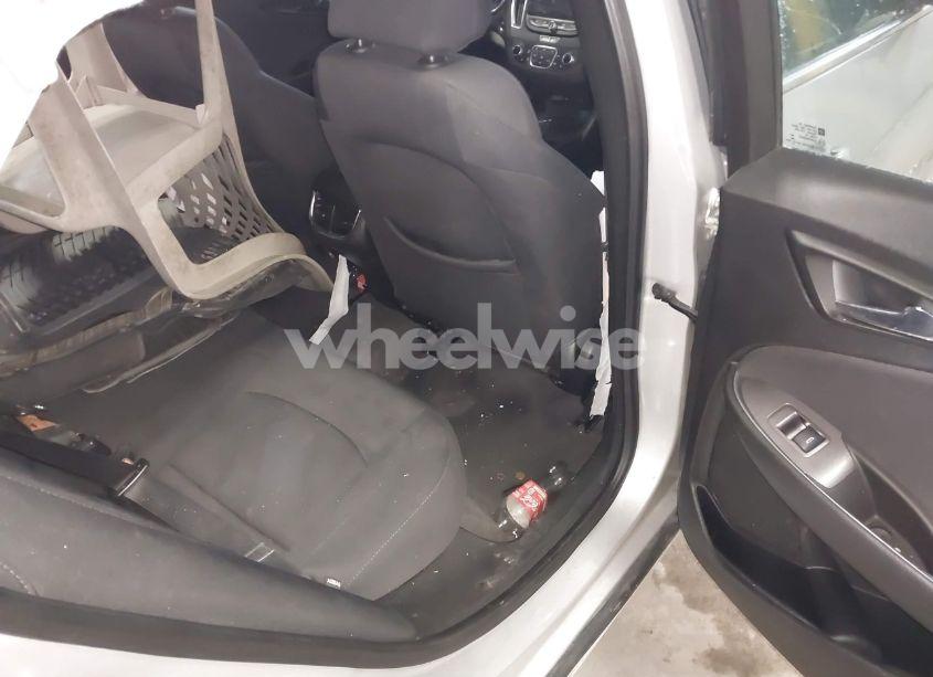 Photo 8 of 2020 Chevrolet Malibu FWD LT (VIN 1G1ZD5ST0LF000980)