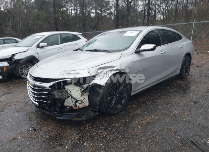 Photo 2 of 2020 Chevrolet Malibu FWD LT (VIN 1G1ZD5ST0LF001255)