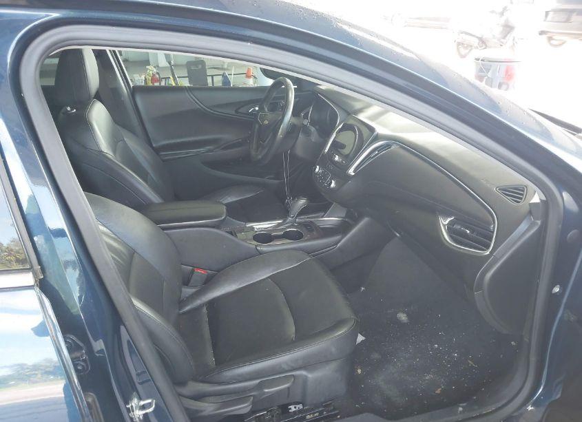 Photo 5 of 2020 Chevrolet Malibu FWD LT (VIN 1G1ZD5ST0LF016208)