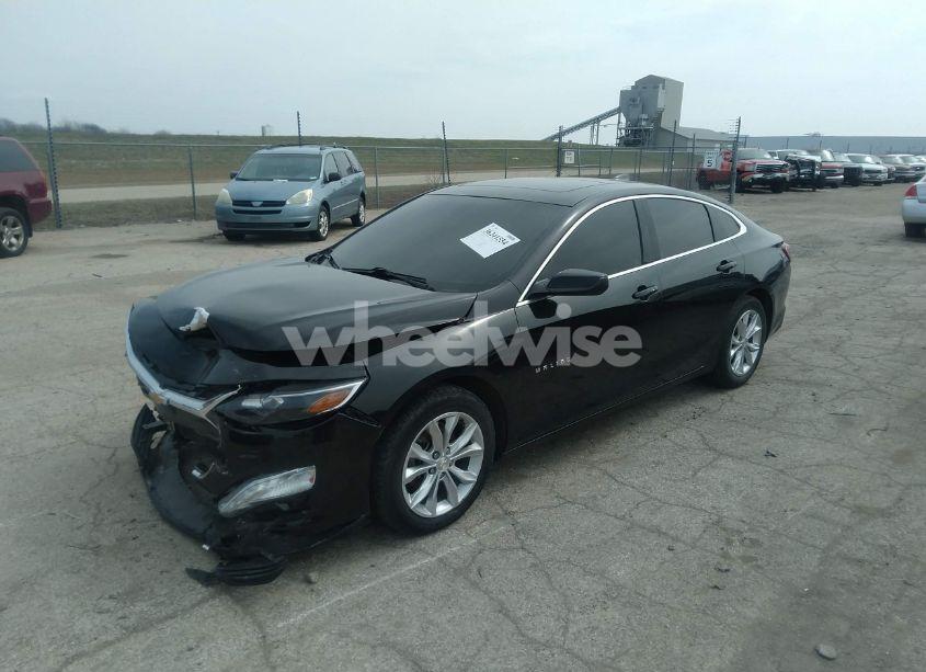 Photo 2 of 2020 Chevrolet Malibu FWD LT (VIN 1G1ZD5ST0LF041772)