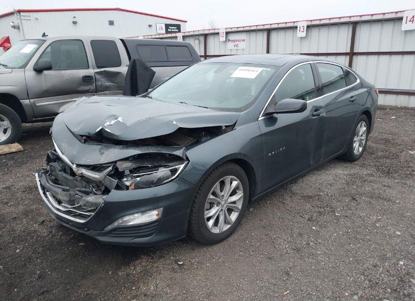 Photo 2 of 2020 Chevrolet Malibu FWD LT (VIN 1G1ZD5ST0LF067899)