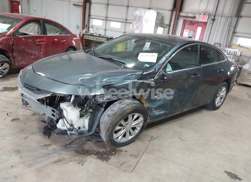 Photo 2 of 2020 Chevrolet Malibu FWD LT (VIN 1G1ZD5ST0LF070429)