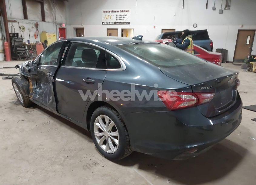 Photo 3 of 2020 Chevrolet Malibu FWD LT (VIN 1G1ZD5ST0LF070429)