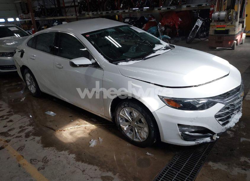 2020 Chevrolet Malibu FWD LT (VIN 1G1ZD5ST0LF077400) main photo