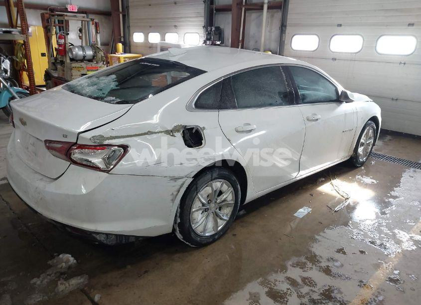 Photo 4 of 2020 Chevrolet Malibu FWD LT (VIN 1G1ZD5ST0LF077400)