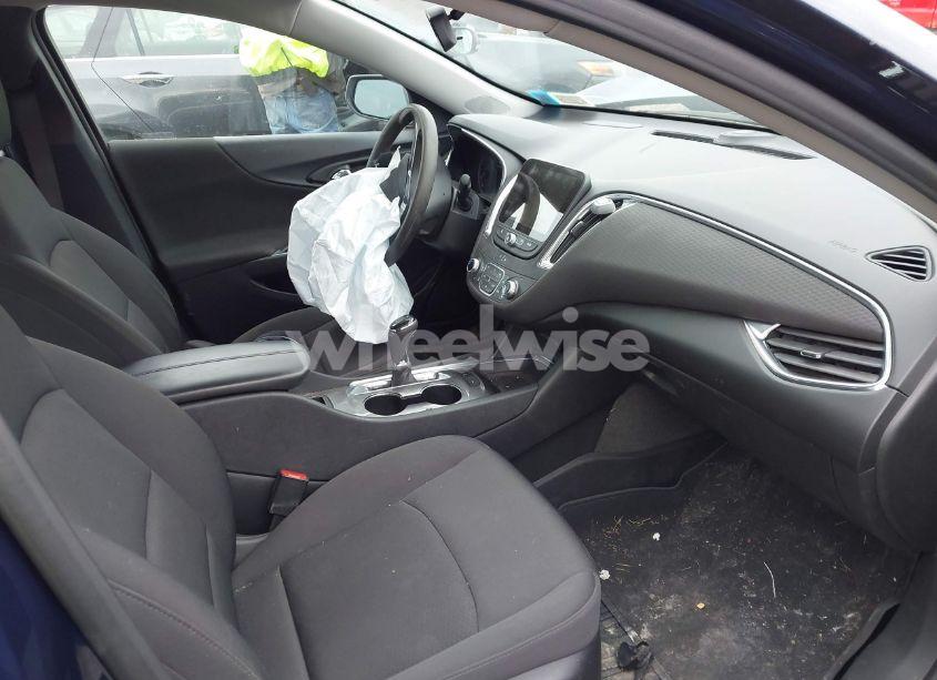 Photo 5 of 2020 Chevrolet Malibu FWD LT (VIN 1G1ZD5ST0LF083861)