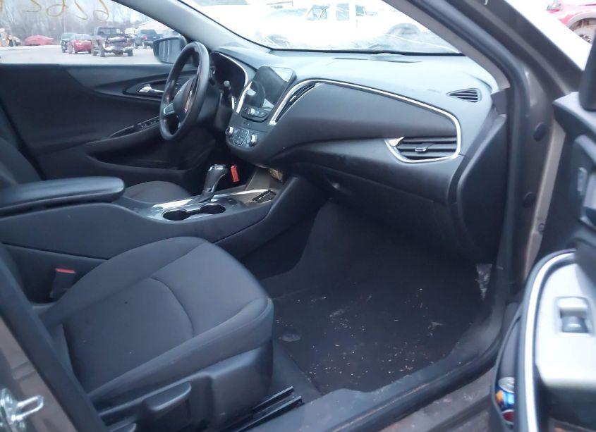 Photo 5 of 2020 Chevrolet Malibu FWD LT (VIN 1G1ZD5ST0LF089191)