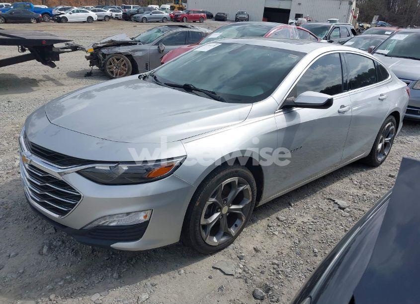Photo 2 of 2020 Chevrolet Malibu FWD LT (VIN 1G1ZD5ST0LF102683)
