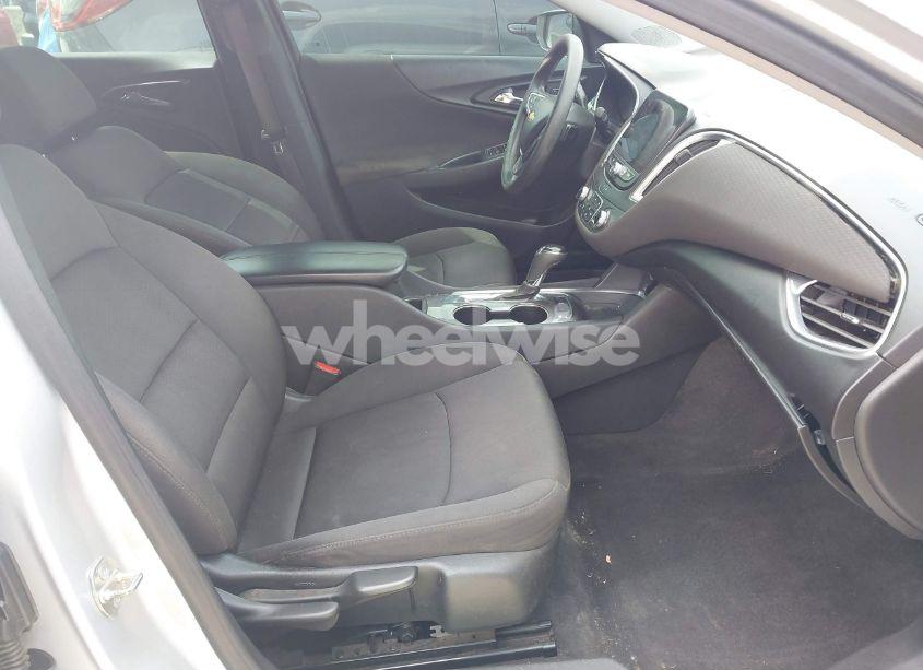 Photo 5 of 2020 Chevrolet Malibu FWD LT (VIN 1G1ZD5ST0LF102683)