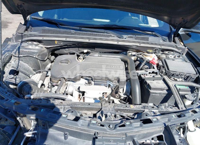 Photo 10 of 2020 Chevrolet Malibu FWD LT (VIN 1G1ZD5ST0LF107723)