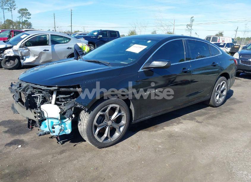 Photo 2 of 2020 Chevrolet Malibu FWD LT (VIN 1G1ZD5ST0LF107723)