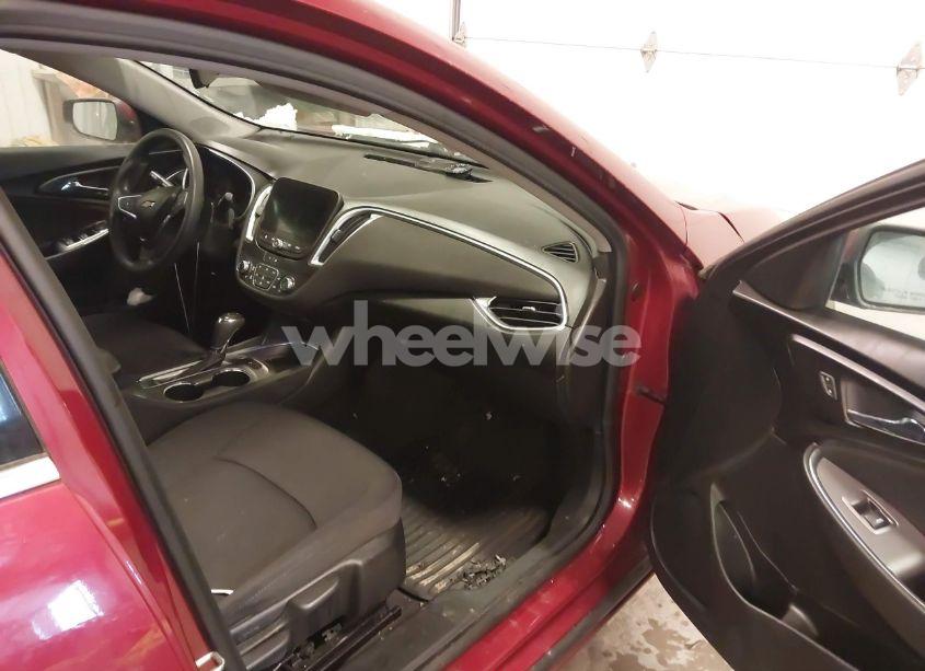 Photo 5 of 2020 Chevrolet Malibu FWD LT (VIN 1G1ZD5ST0LF129561)