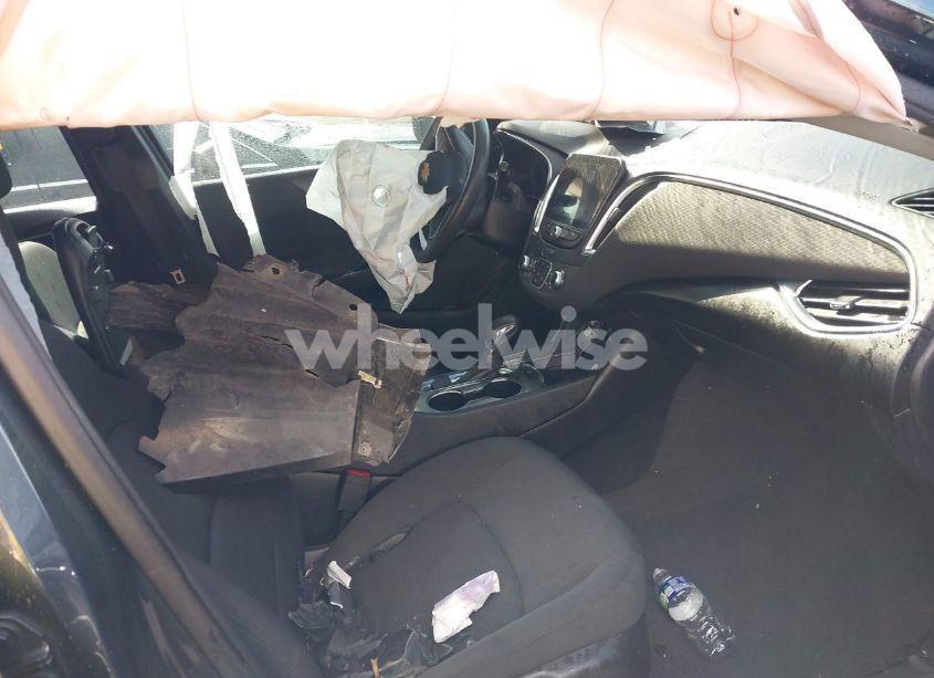 Photo 5 of 2021 Chevrolet Malibu FWD LT (VIN 1G1ZD5ST0MF007915)