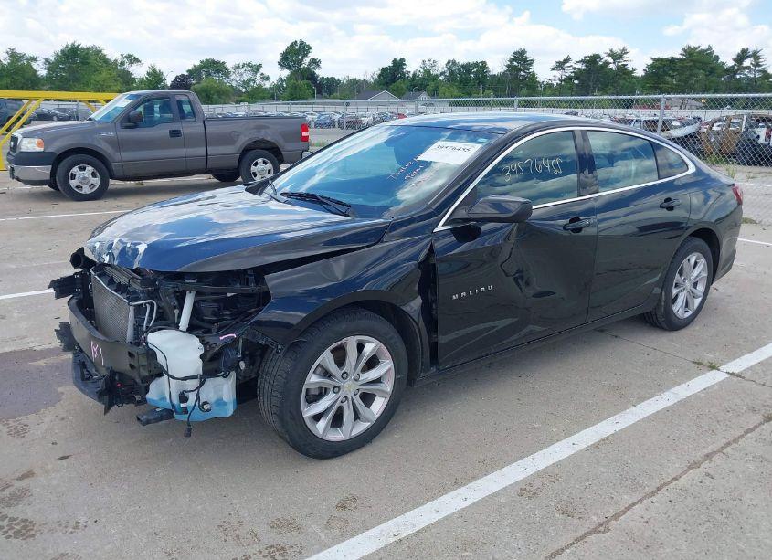 Photo 2 of 2021 Chevrolet Malibu FWD LT (VIN 1G1ZD5ST0MF008501)