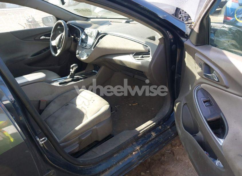 Photo 5 of 2021 Chevrolet Malibu FWD LT (VIN 1G1ZD5ST0MF029445)