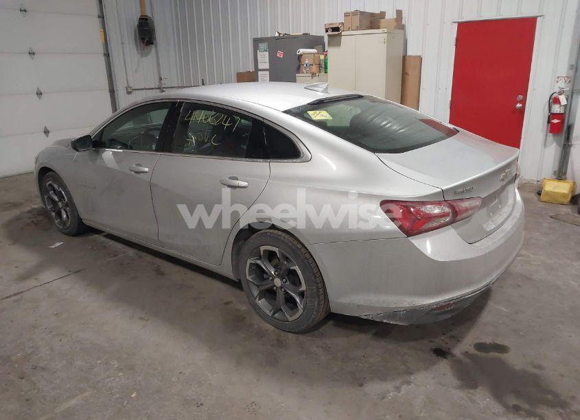 Photo 3 of 2021 Chevrolet Malibu FWD LT (VIN 1G1ZD5ST0MF060923)