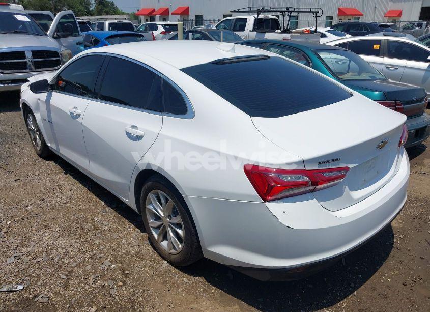 Photo 3 of 2021 Chevrolet Malibu FWD LT (VIN 1G1ZD5ST0MF061554)