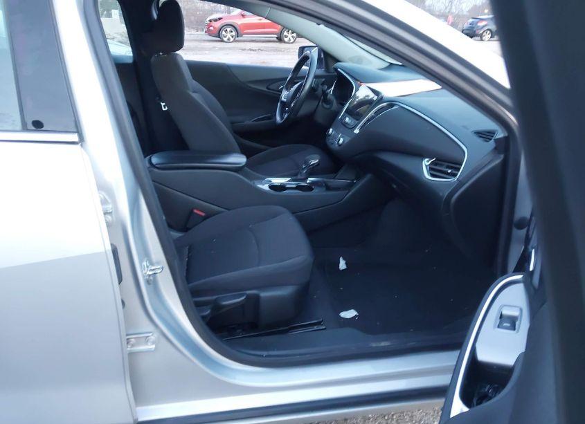 Photo 5 of 2021 Chevrolet Malibu FWD LT (VIN 1G1ZD5ST0MF063725)