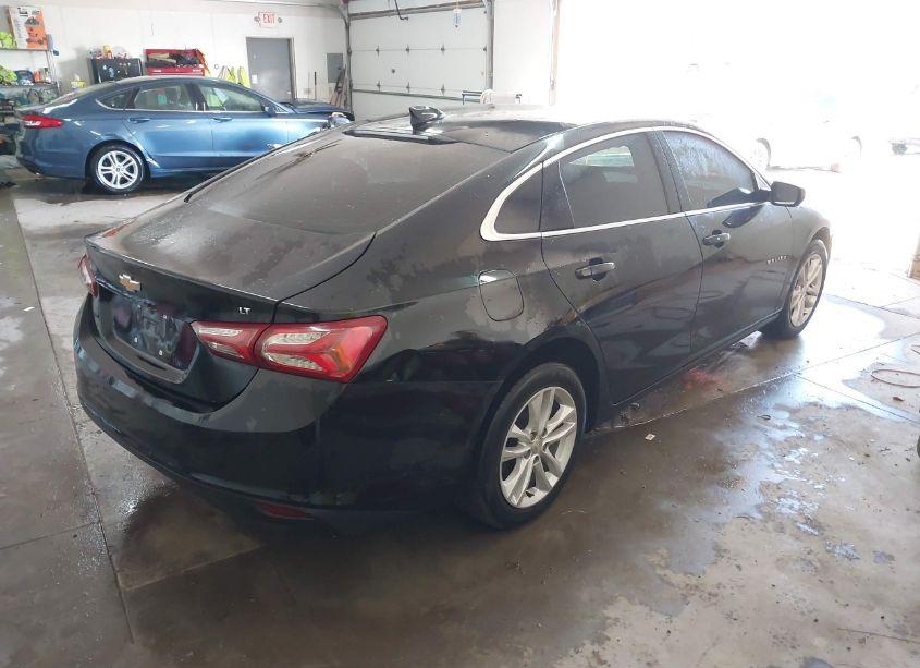 Photo 4 of 2021 Chevrolet Malibu FWD LT (VIN 1G1ZD5ST0MF070934)